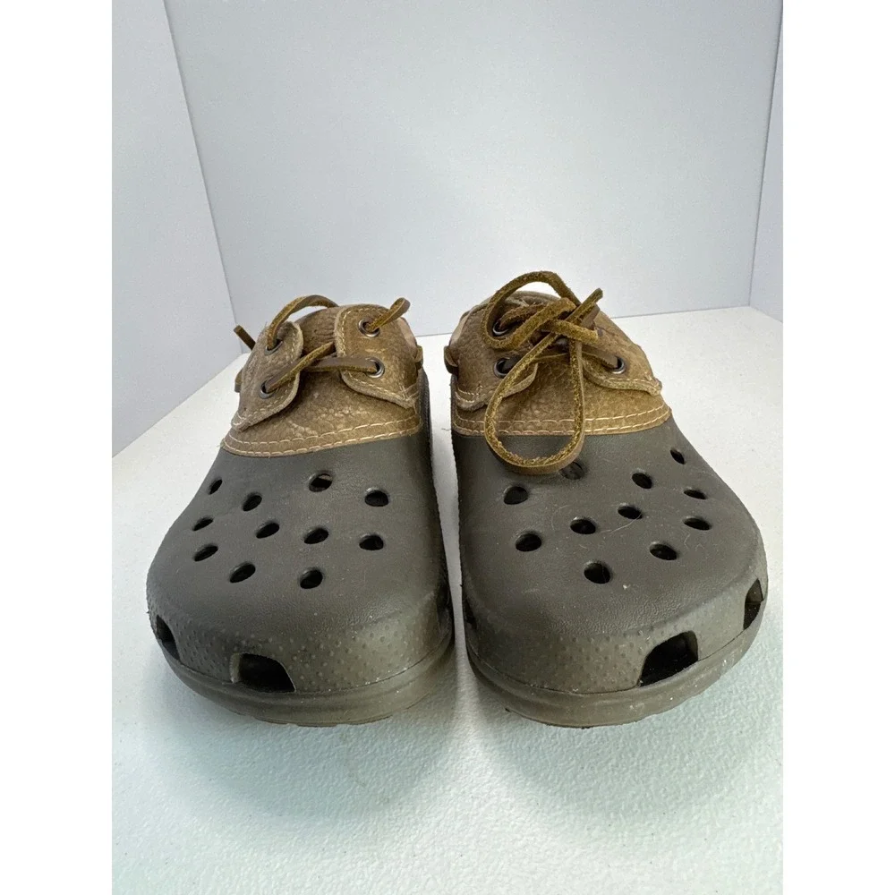 Crocs Pitchcrew Boat Shoe Clogs Mens 8 Womens 10 Brown Leather Slip On Loafers